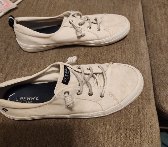 Sperry White Canvas Sneakers with Classic Comfort. - Picture 4 of 4